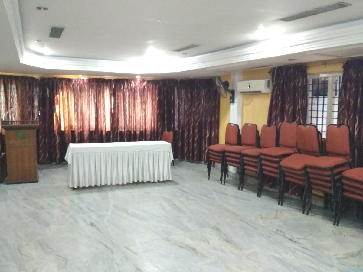 Hotel Rukmini Alwaye Ngoại thất bức ảnh