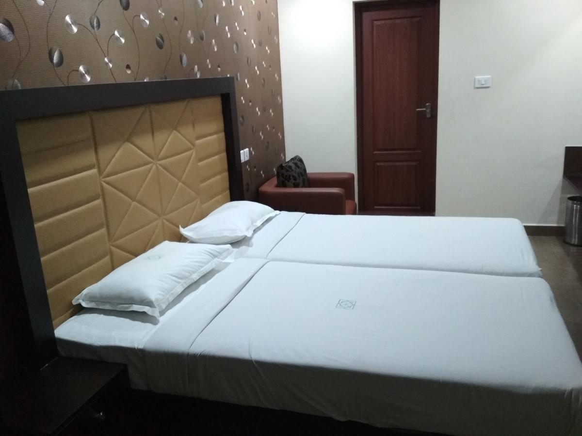 Hotel Rukmini Alwaye Ngoại thất bức ảnh