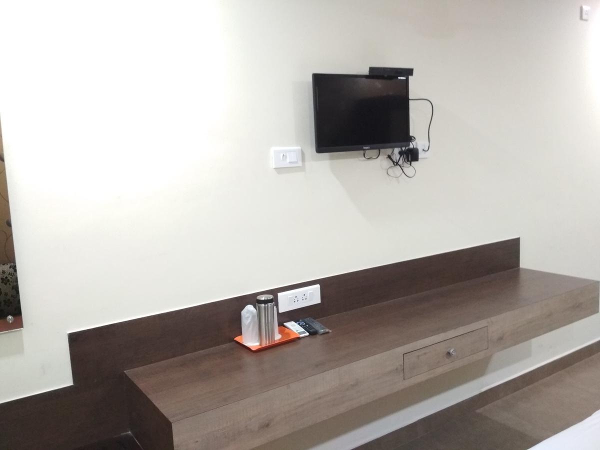 Hotel Rukmini Alwaye Ngoại thất bức ảnh